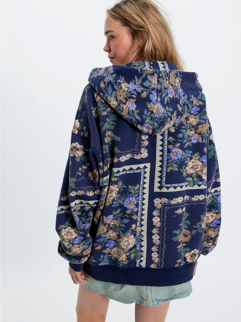 Free People We the Free It’s a Vibe Printed Hoodie - Picture 4 of 7
